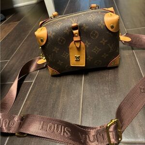 Knockoff LV purse